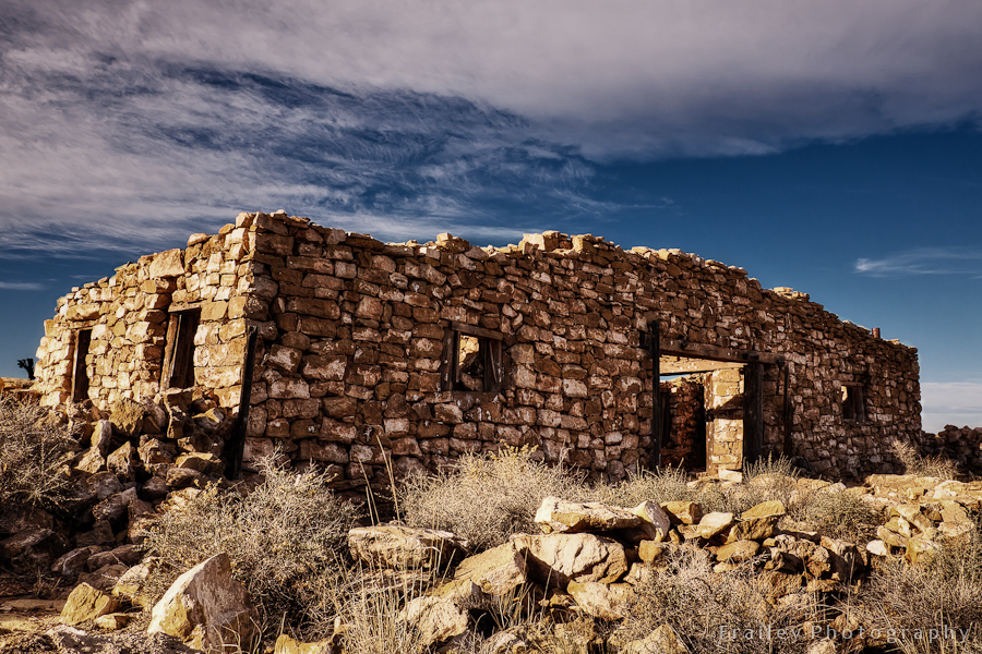 An old abandon building near Two Guns Arizona.
