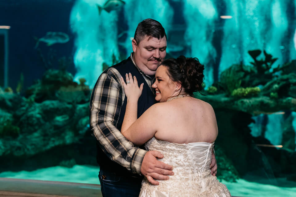 Bride and groom formals at OdySea Aquarium.